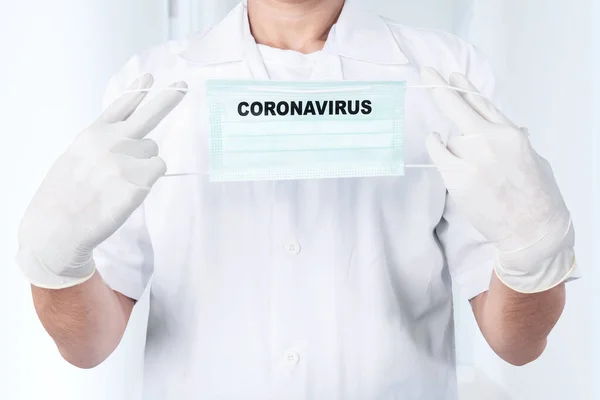 Mannen Skyddshandskar Bär Influensamask Förebygga Influensasjukdom Coronavirus — Stockfoto