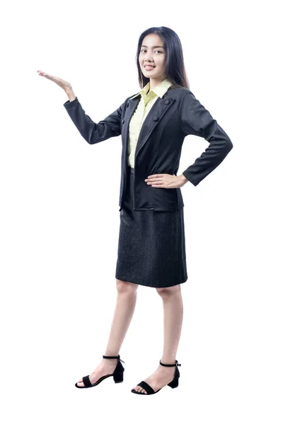 Asiatisk Affärskvinna Visar Öppen Handflata Isolerad Över Vit Bakgrund Tomma — Stockfoto
