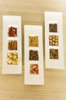 Tabaktaki çeşninin çeşitliliği.