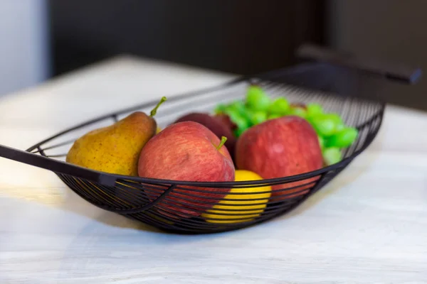 Close Zicht Fruitmand Tafel — Stockfoto