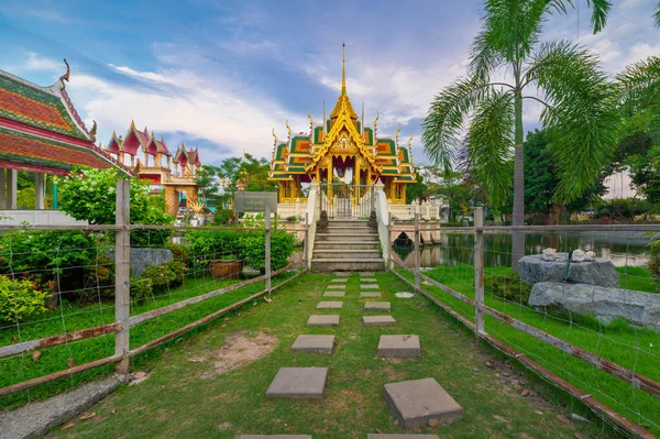 Tambon Rachathewa, Bang Phli District, Samut Prakan, Thailand, O — 图库照片