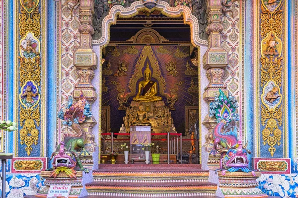 Yan Nawa, Bangkok / Thailand / December 22, 2019 : Wat Pariwat. — 图库照片