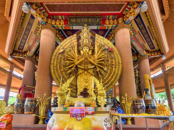 Lat Phrao, Bangkok / Thailand / 1 січня 2020: Bodhisattva's — стокове фото