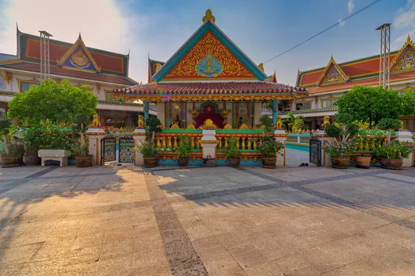 Yan Nawa, Bangkok / Thailand / November 22, 2019 : Wat Chong Lom — Stock Photo, Image