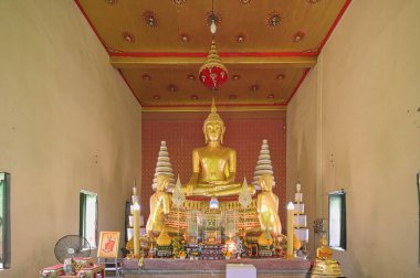 Amphawa Bölgesi, Samut Songkhram / Tayland / 23 Şubat 2020: Wat Bang Khae Yai. 1814 'te inşa edilen bu tapınağın içinde birçok tarihi yapı ve eser var..