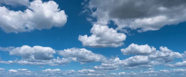 Gökyüzündeki bulutlar