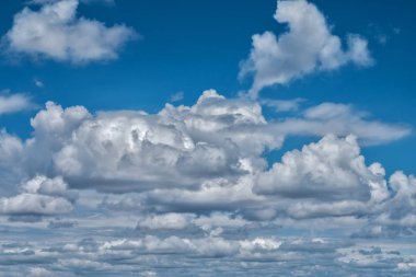 Gökyüzündeki bulutlar