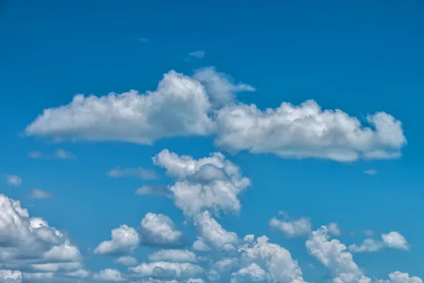 Gökyüzündeki bulutlar