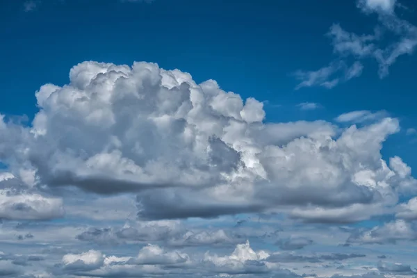 Gökyüzündeki bulutlar