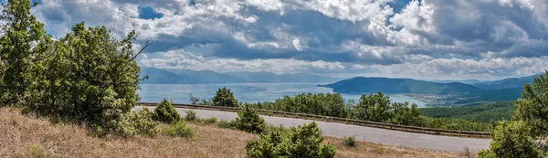 Bir göl ile Panorama mountain alanı