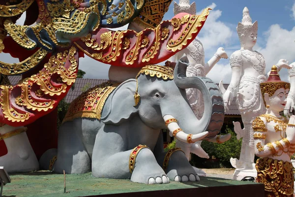 Escultura, arquitetura e símbolos do budismo, tailândia. — Fotografia de Stock