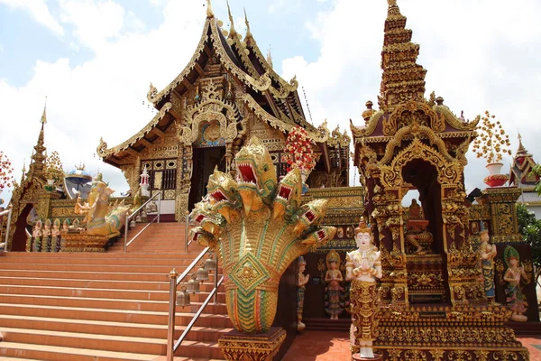 Skulptur, arkitektur och symboler för buddhismen, thailand. — Stockfoto