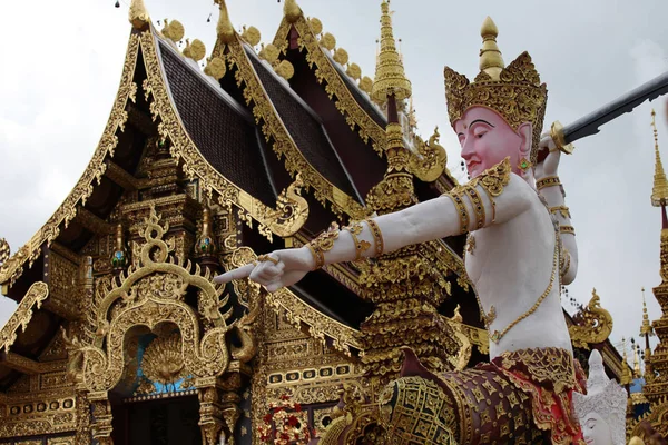 Escultura, arquitectura y símbolos del budismo, tailandia — Foto de Stock