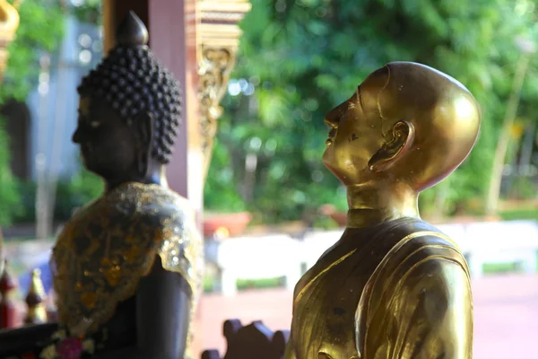 Escultura, arquitetura e símbolos do budismo, tailândia — Fotografia de Stock