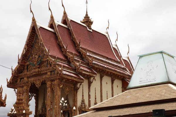 Escultura, arquitectura y símbolos del budismo, tailandia — Foto de Stock