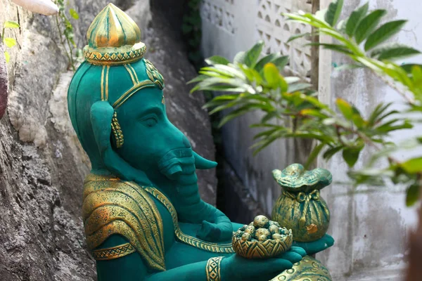 बौद्ध धर्म, थाईलैंड की मूर्तिकला, वास्तुकला और प्रतीक — स्टॉक फ़ोटो, इमेज