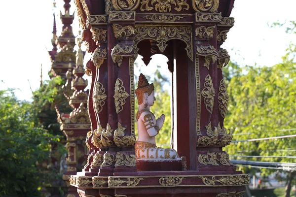 Skulptur, Architektur und Symbole des Buddhismus, Thailand — Stockfoto