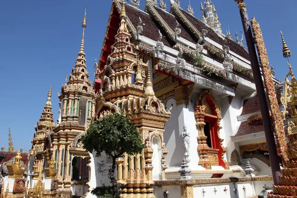 Sculpture, architecture et symboles du bouddhisme, thaïlande — Photo