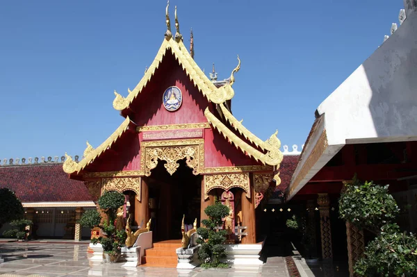 Skulptur, Architektur und Symbole des Buddhismus, Thailand — Stockfoto