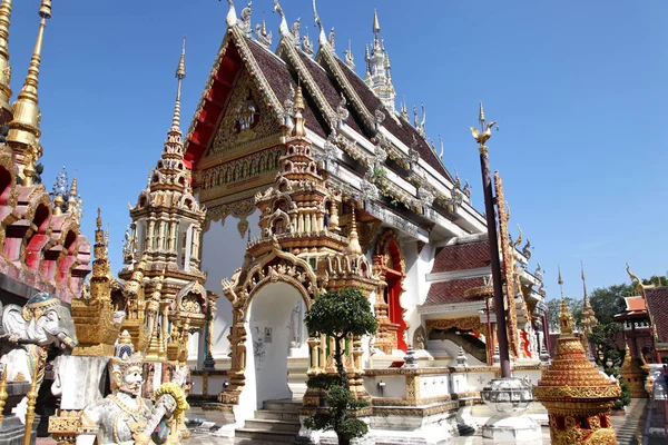 Skulptur, arkitektur och symboler för buddhismen, thailand — Stockfoto