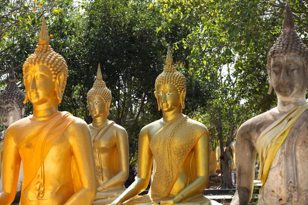 Skulptur, arkitektur och symboler för buddhismen, thailand — Stockfoto