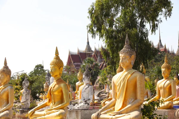 佛教的雕塑 建筑和象征 东南亚 — 图库照片