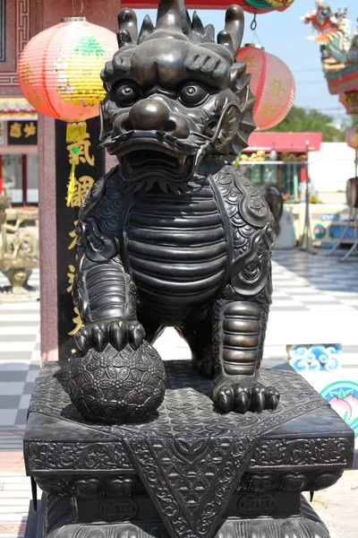 Patung, arsitektur dan simbol-simbol buddhisme, thailand — Stok Foto