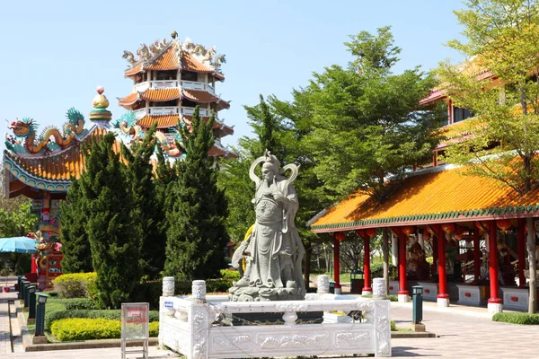 Skulptur, arkitektur och symboler för buddhismen, thailand — Stockfoto