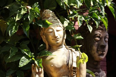 Budizm, Tayland 'ın heykel, mimari ve sembolleri