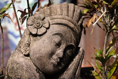 Budizm, Tayland 'ın heykel, mimari ve sembolleri