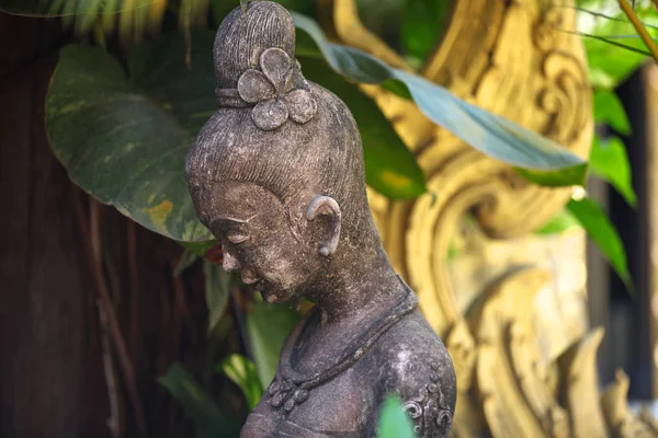 Rzeźba, architektura i symbole buddyzmu, Tajlandia — Zdjęcie stockowe