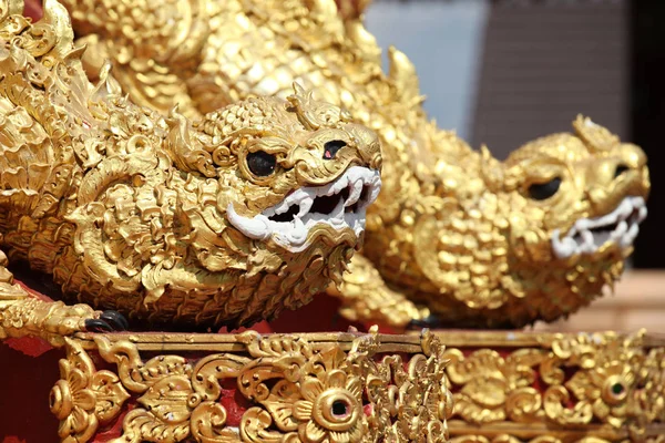 Escultura, arquitectura y símbolos del budismo, tailandia —  Fotos de Stock