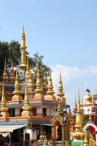 Skulptur, Architektur und Symbole des Buddhismus, Thailand — Stockfoto