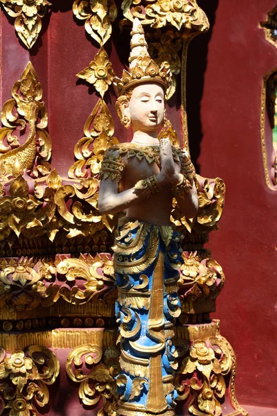 Skulptur, Architektur und Symbole des Buddhismus, Thailand — Stockfoto