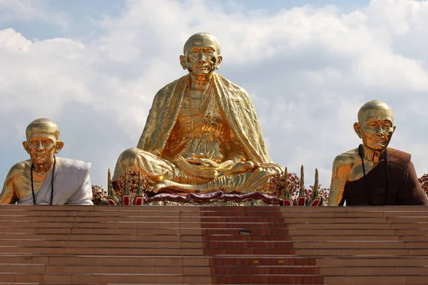 Skulptur, Architektur und Symbole des Buddhismus, Thailand — Stockfoto