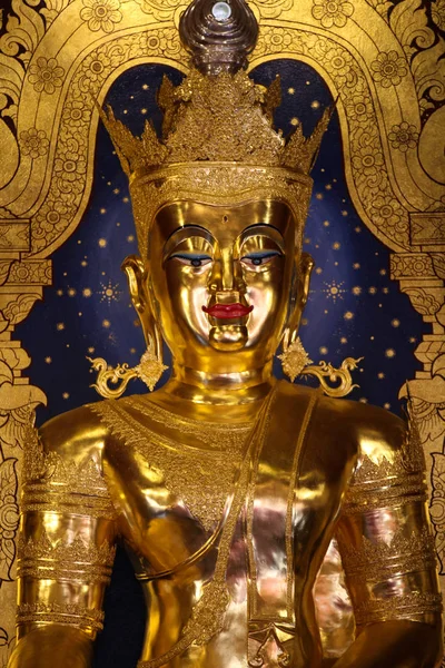 Socha, architektura a symboly buddhismu, thailandu — Stock fotografie