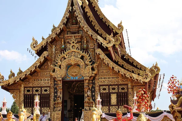 Skulptur, Architektur und Symbole des Buddhismus, Thailand — Stockfoto