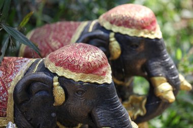 Budizm, Tayland 'ın heykel, mimari ve sembolleri