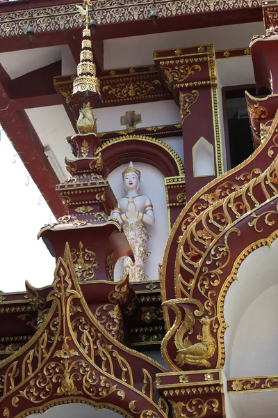 Skulptur, Architektur und Symbole des Buddhismus, Thailand — Stockfoto