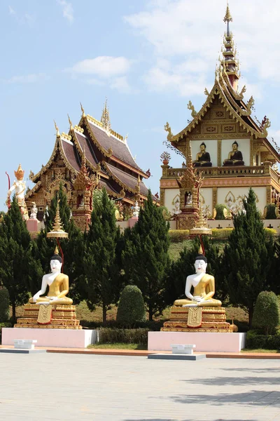 Skulptur, Architektur und Symbole des Buddhismus, Thailand — Stockfoto