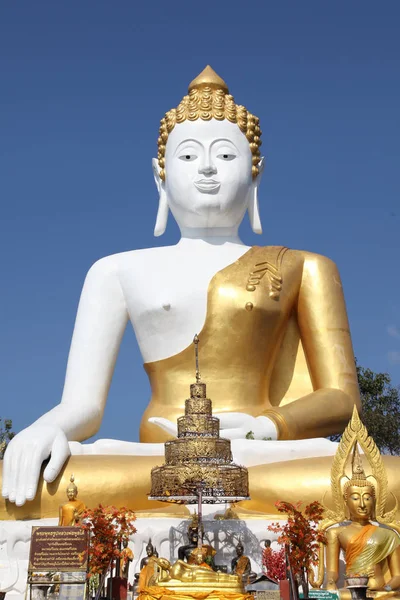 Skulptur, Architektur und Symbole des Buddhismus, Thailand — Stockfoto