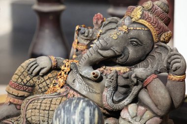 Budizm, Tayland 'ın heykel, mimari ve sembolleri