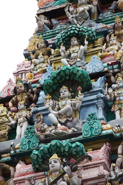 Escultura, arquitectura y símbolos del hinduismo y el budismo — Foto de Stock