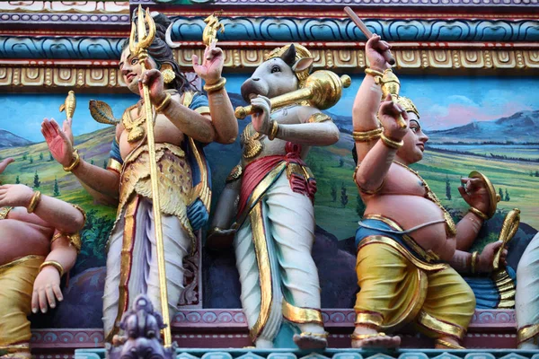 Sochařství, architektura a symboly hinduismus a buddhismus — Stock fotografie