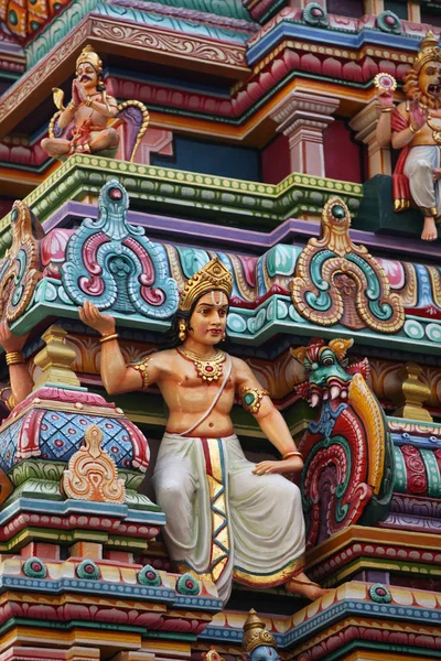 Скульптура, архитектура и символы индуизма и буддизма — стоковое фото