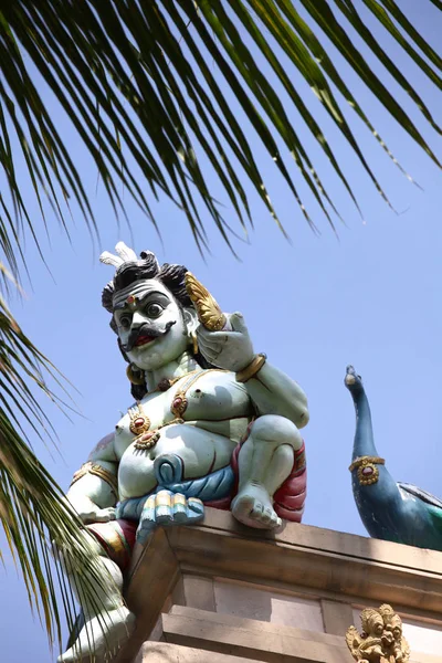 Escultura, arquitetura e símbolos do hinduísmo e do budismo — Fotografia de Stock