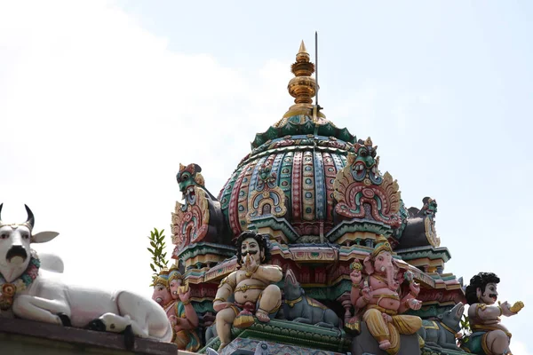 Escultura, arquitetura e símbolos do hinduísmo e do budismo — Fotografia de Stock