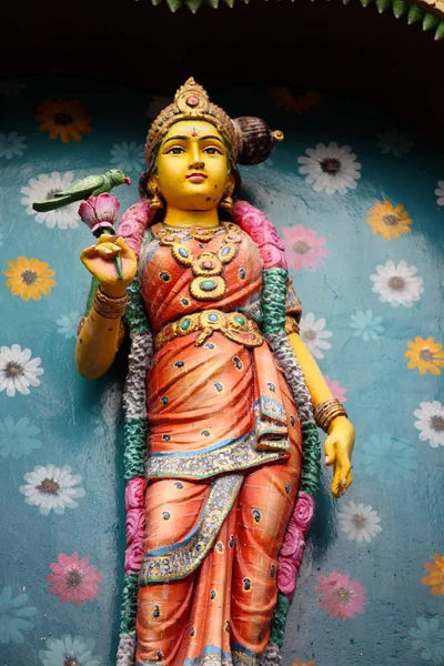 Beeldhouwkunst, architectuur en symbolen van het Hindoeïsme en Boeddhisme — Stockfoto