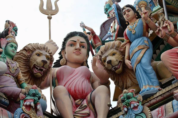 Escultura, arquitectura y símbolos del hinduismo y el budismo —  Fotos de Stock