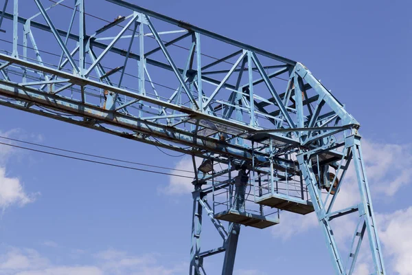 Gökyüzüne, ambar, Rusya karşı vincin metal konstrüksiyon